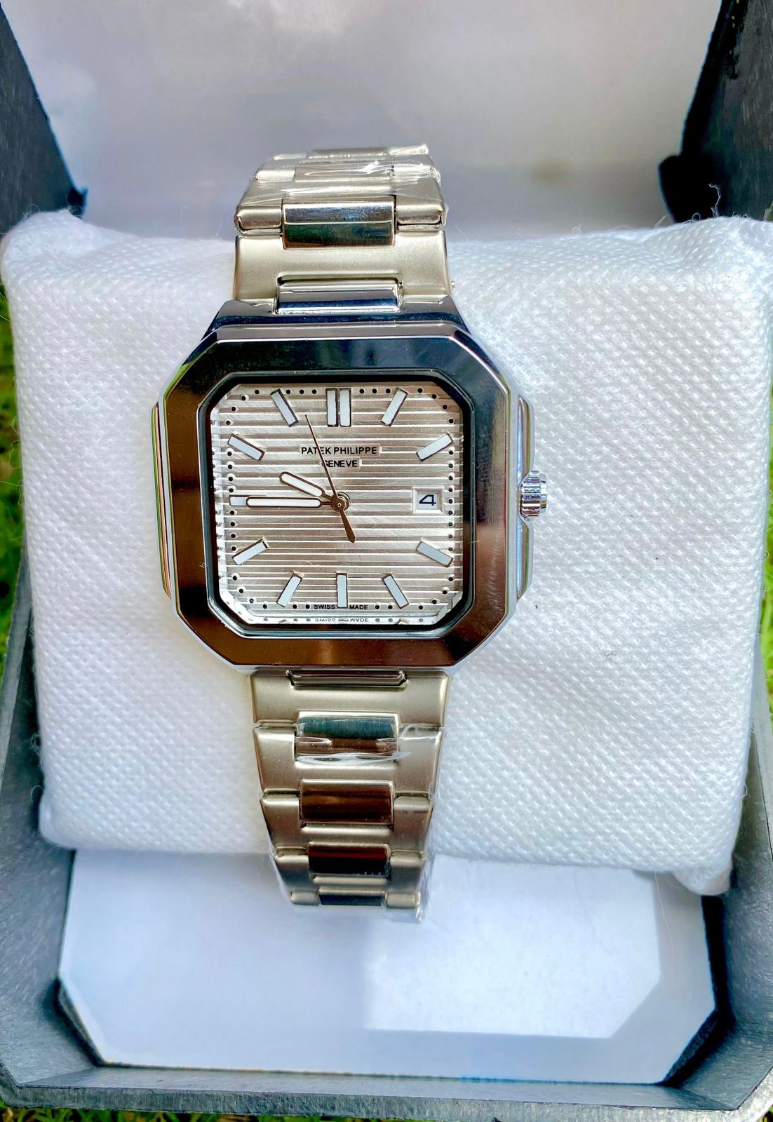 Silver Stainless Steel Wristwatch – Luxury Rectangular Dial | Date Display - Image 2