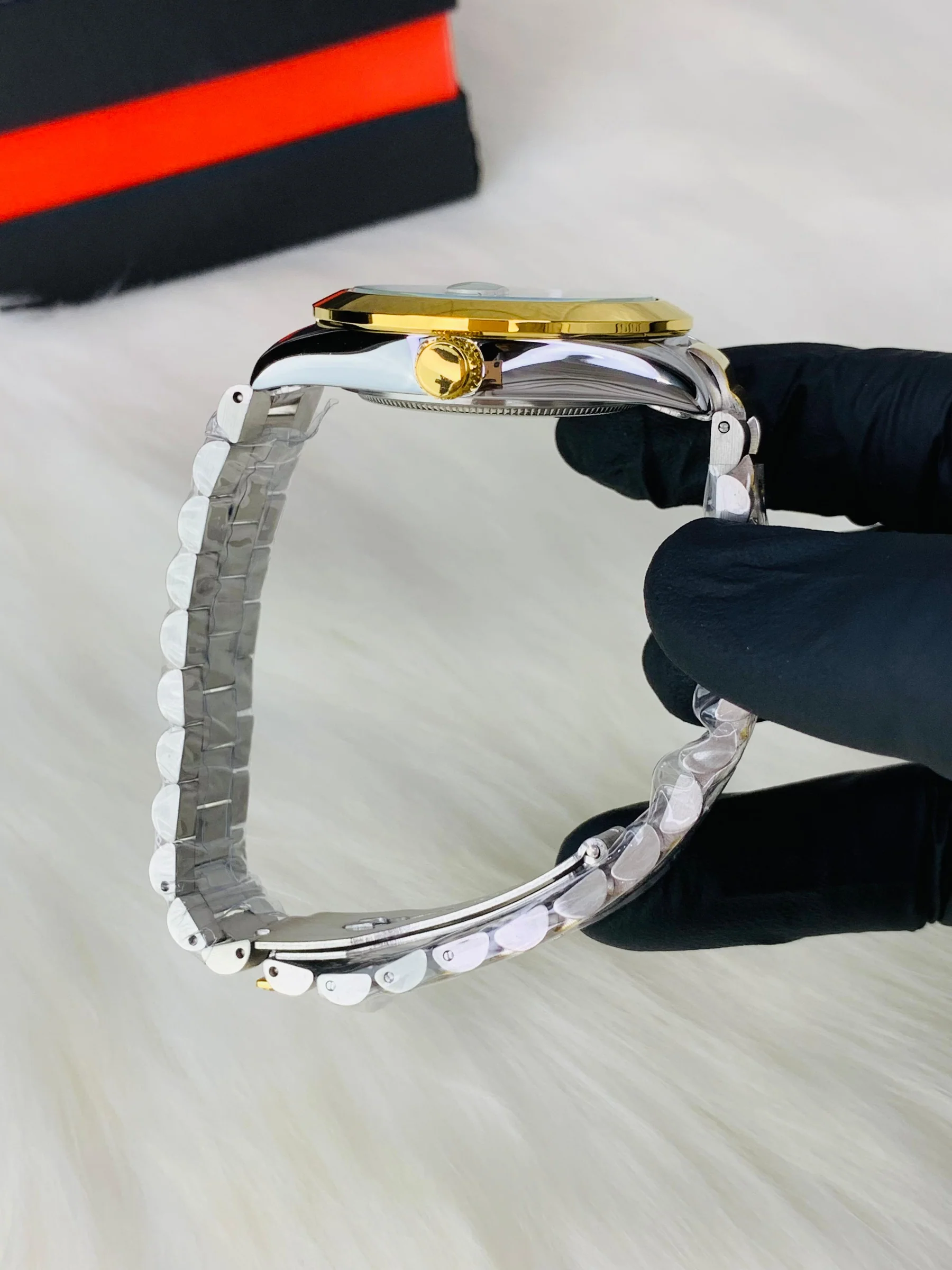 Two-Tone Quartz Wristwatch – Gold & Silver with Diamond Hour Markers - Image 2